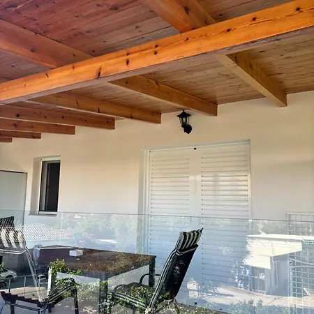 Nacios Bed & Breakfast *