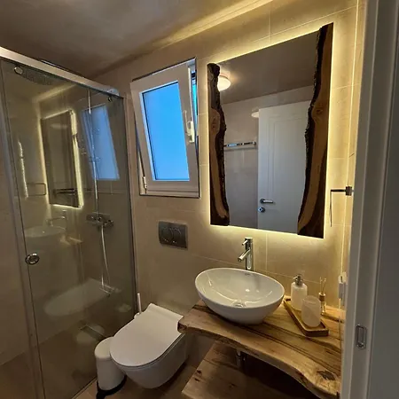 Nacios Bed & Breakfast Himare