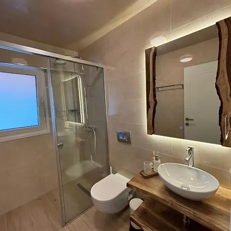 Bed & Breakfast Nacios Himare