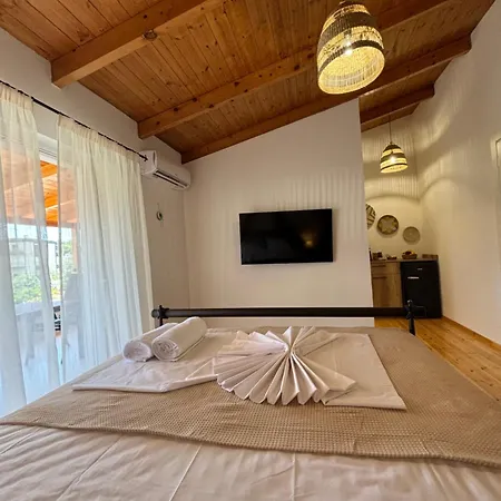 Nacios Bed & Breakfast