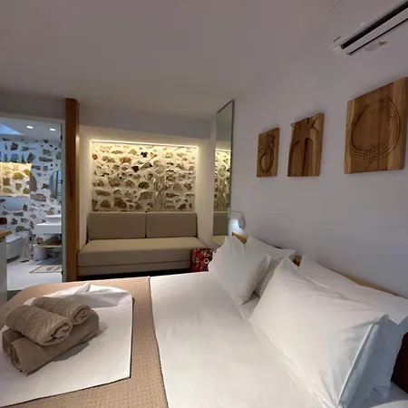 Nacios Bed & Breakfast *