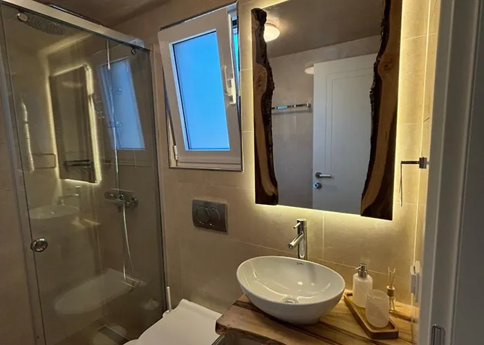 Nacios Oda ve Kahvaltı Himarë